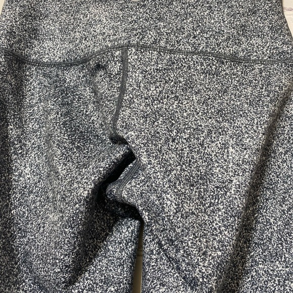 Lululemon leggings in gray and black - Picture 5 of 13